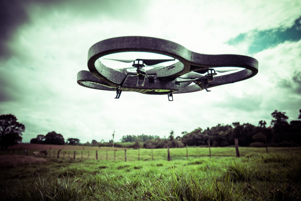 drone quadrocoptaire